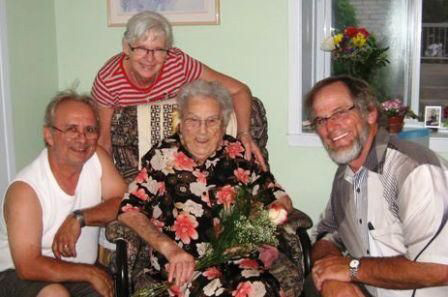 Mme Antoinette Milot de Yamachiche qui a célébré ses 102 ans
